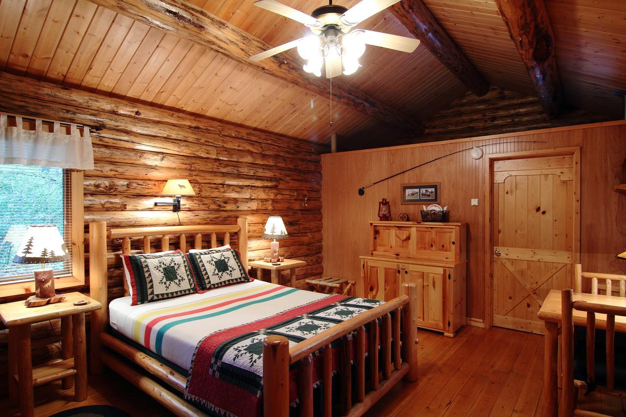 Silverwolf Log Chalets Coram Dış mekan fotoğraf